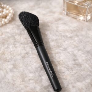bareMinerals Angled Face Makeup Brush – Blush / Bronzer / Contour